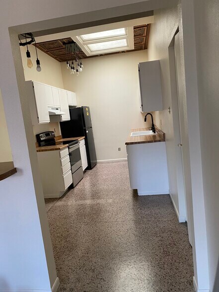 More Photos Of 128 S 5th St, Norfolk Apartments For Sale