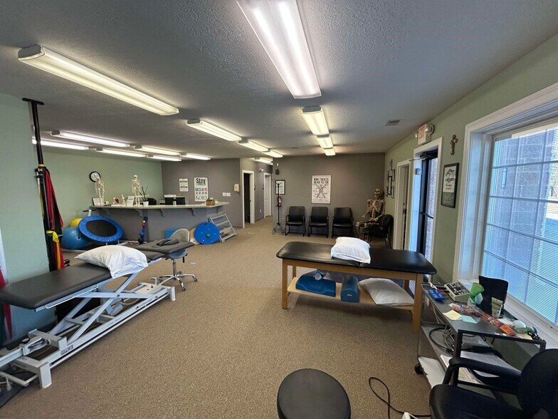 More Photos Of 10015 Main St, Whitesville General Retail For Lease