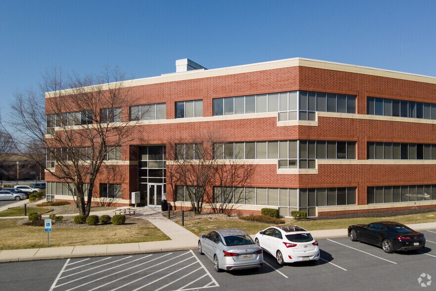 Primary Photo Of 4999 Louise Dr, Mechanicsburg Office For Lease