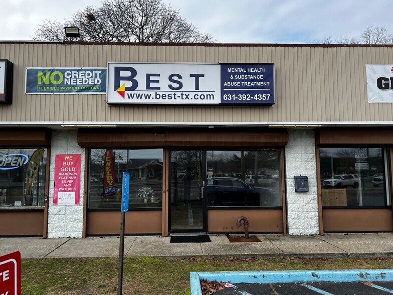 More Photos Of 162 Margin Dr, Shirley Freestanding For Lease