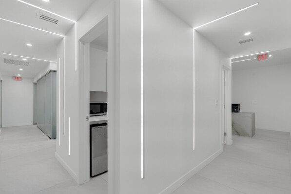 More Photos Of 909 NE 163rd St, North Miami Beach Medical For Sale