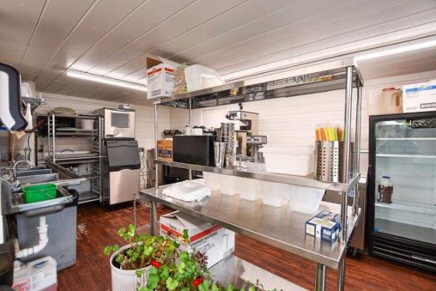 More Photos Of 1035 Park Ave, Monte Vista Specialty For Sale