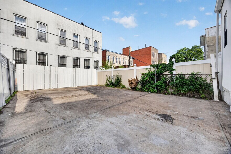 More Photos Of 341 E 51st St, Brooklyn Apartments For Sale