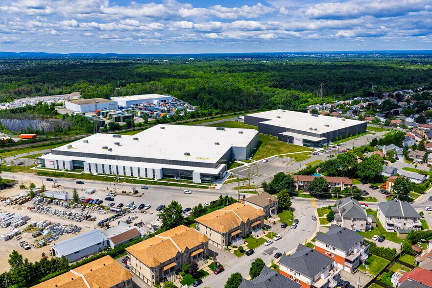 Primary Photo Of 141 Boul Bellerose O, Laval Warehouse For Lease