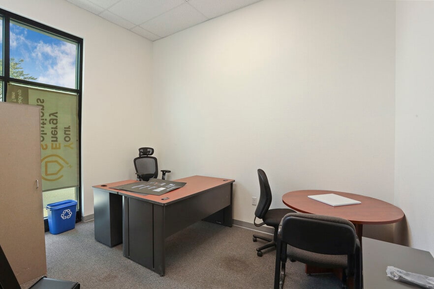 More Photos Of 600-626 Commerce Ct, Manteca Service For Lease