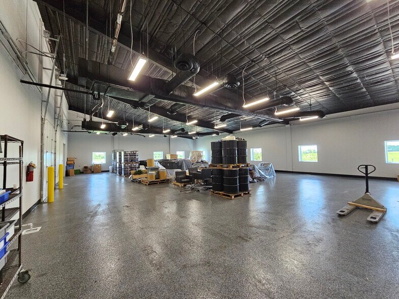 More Photos Of 51 County Road 171, Bay City Manufacturing For Sale
