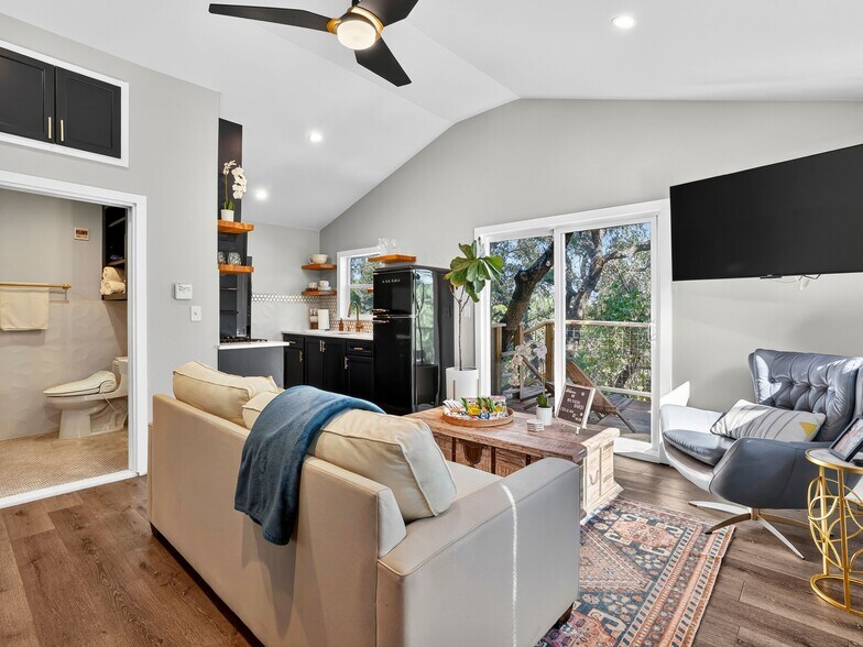 More Photos Of 3500 R O Dr, Spicewood Specialty For Sale