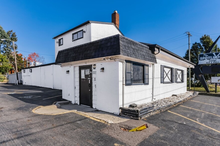 More Photos Of 1662 W Mound St, Columbus Restaurant For Sale
