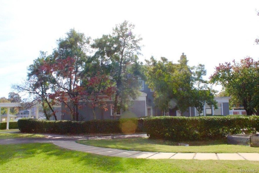 More Photos Of 2005 N Country Club Dr, Montgomery Schools For Sale