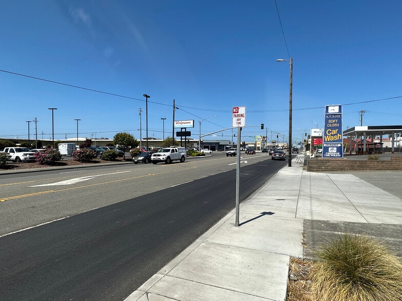 More Photos Of 1441 Broadway St, Eureka Carwash For Sale