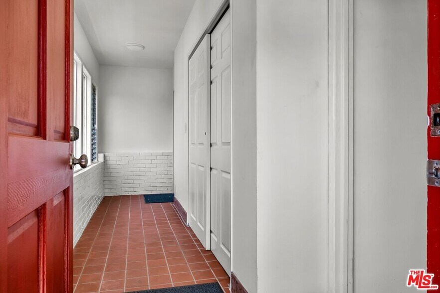 More Photos Of 6515 Vista del Mar, Playa Del Rey Apartments For Sale