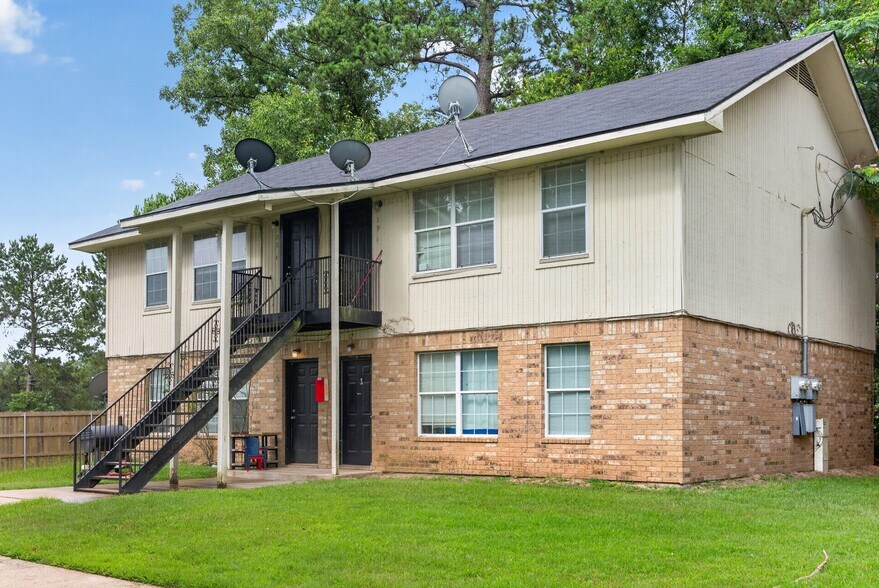 More Photos Of 1804 Baseball Loop, Diana Apartments For Sale