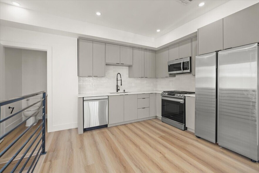 More Photos Of 910 Hudson ave, Los Angeles Apartments For Sale