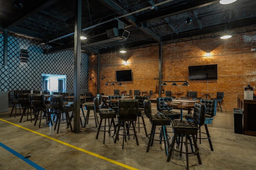 More Photos Of 809 Ohio Ave, Wichita Falls Bar For Sale