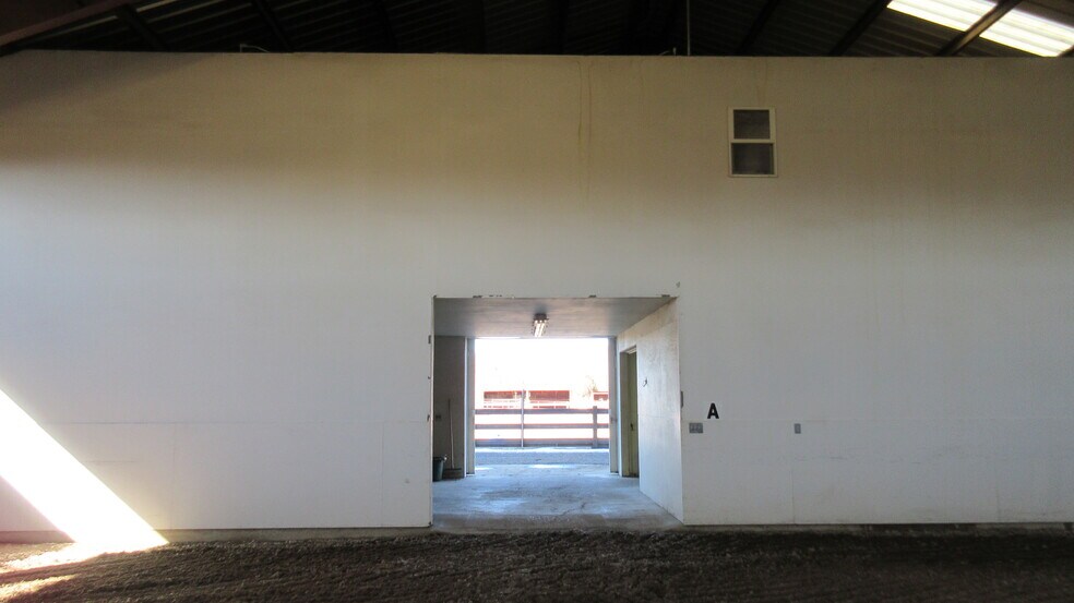 More Photos Of 1502 University Pky, Yakima Warehouse For Sale