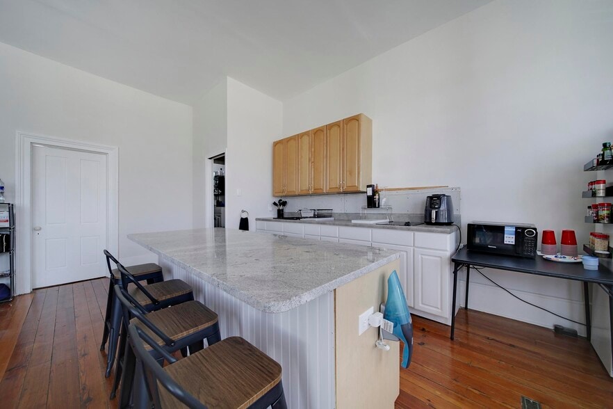 More Photos Of 117 Main St, Chester Office For Sale