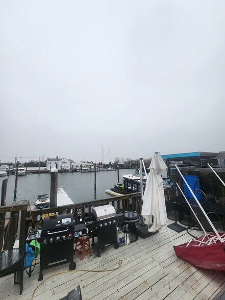 More Photos Of 377 Woodcleft Ave, Freeport Storefront Retail Residential For Sale