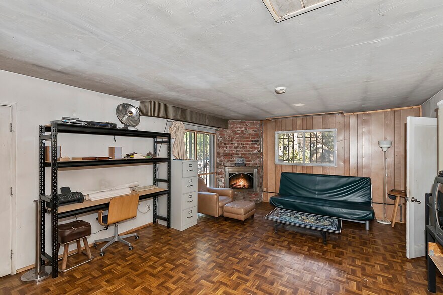More Photos Of 39167 Rim of the world Dr, Fawnskin Restaurant For Sale