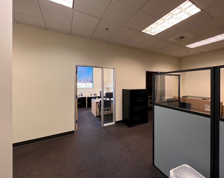 More Photos Of 725 Riverpoint Ct, West Sacramento Freestanding For Lease