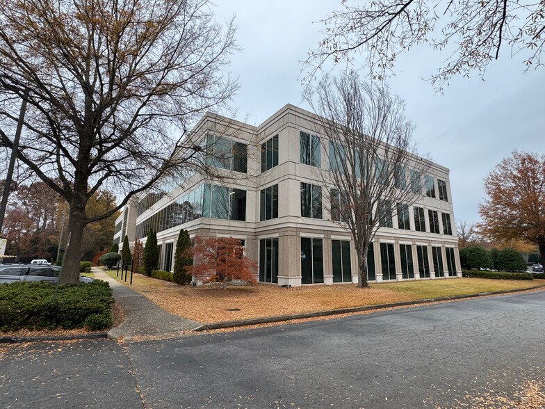 More Photos Of 3930 E Jones Bridge Rd, Peachtree Corners Office For Lease