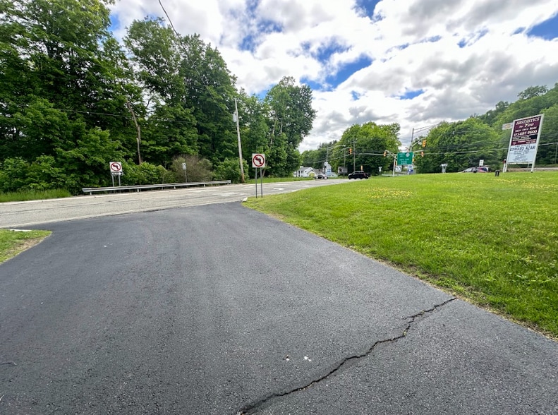 More Photos Of 2840 NJ-23 Rt, Newfoundland Office For Sale