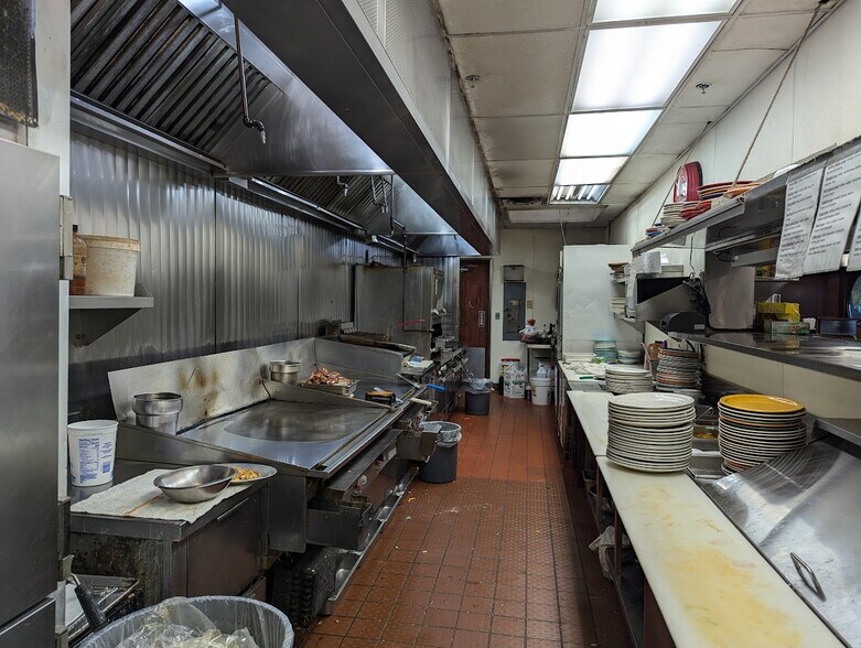 More Photos Of 909 Union Ave, New Windsor Township Restaurant For Sale