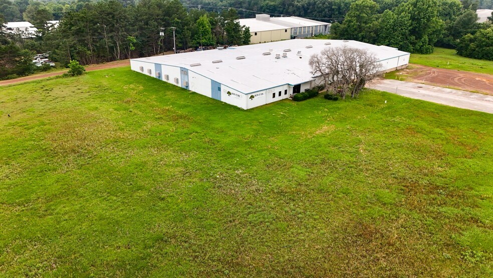 More Photos Of 101 Anvil St, Jacksonville Warehouse For Sale