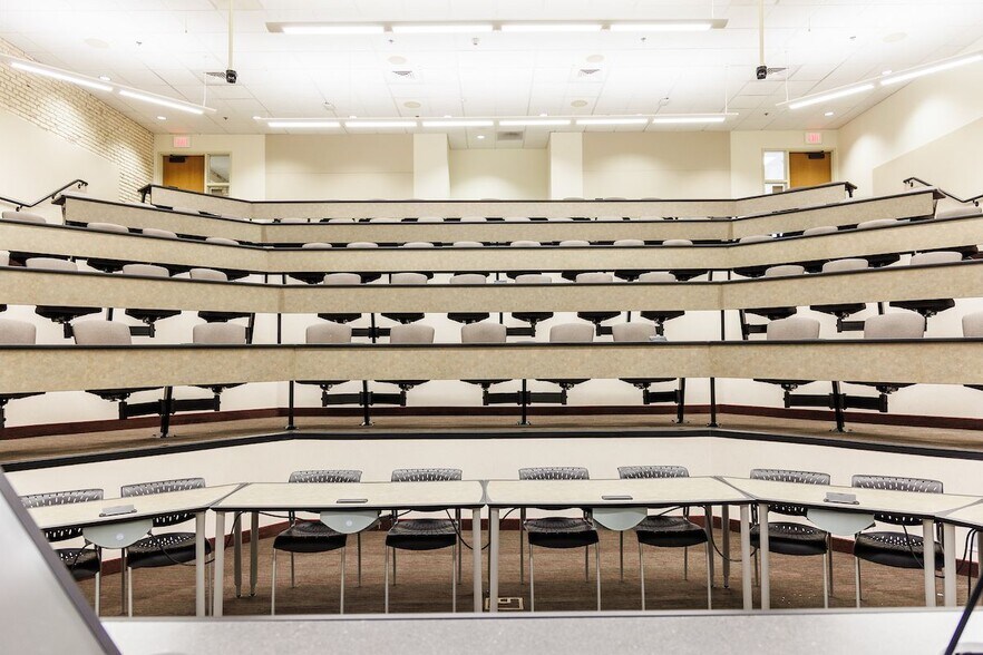 More Photos Of 111 Commerce Ave SW, Grand Rapids Schools For Sale