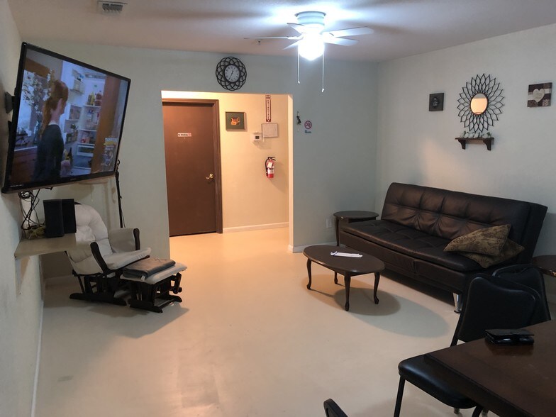 More Photos Of 2522 Holly Hill Dr, San Antonio Medical For Lease