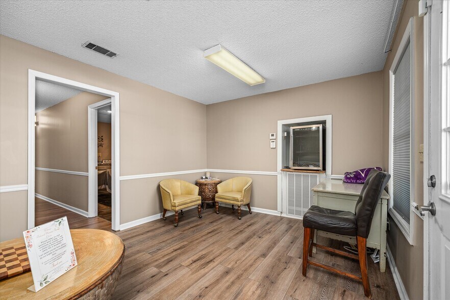 More Photos Of 142 West Ave, Crossville Medical For Sale