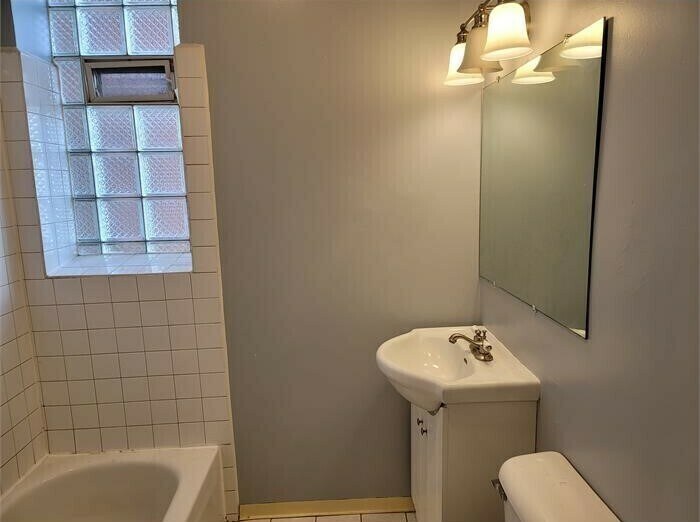 More Photos Of 544-554 E Oakwood Blvd, Chicago Apartments For Sale