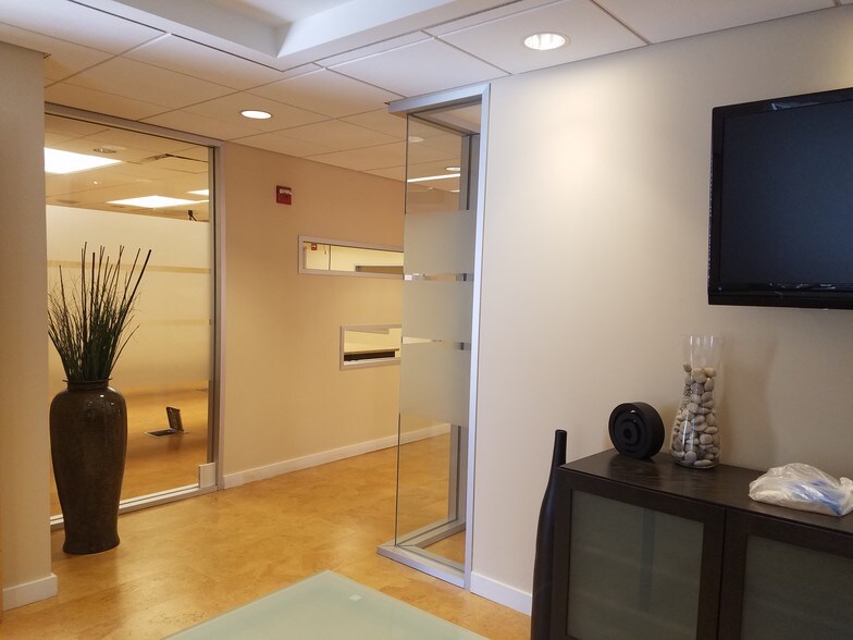 More Photos Of 2440 Sandy Plains Rd, Marietta Office For Sale