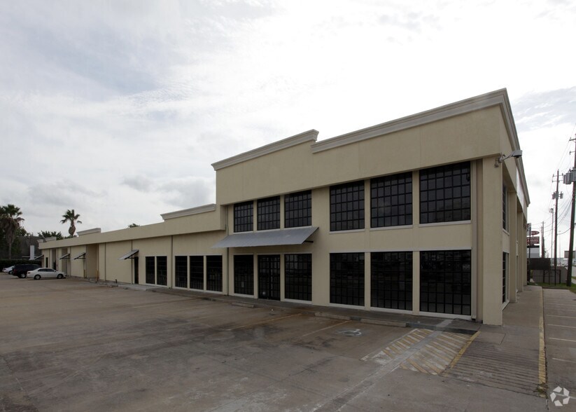 More Photos Of 11522 Old Katy Rd, Houston Freestanding For Lease