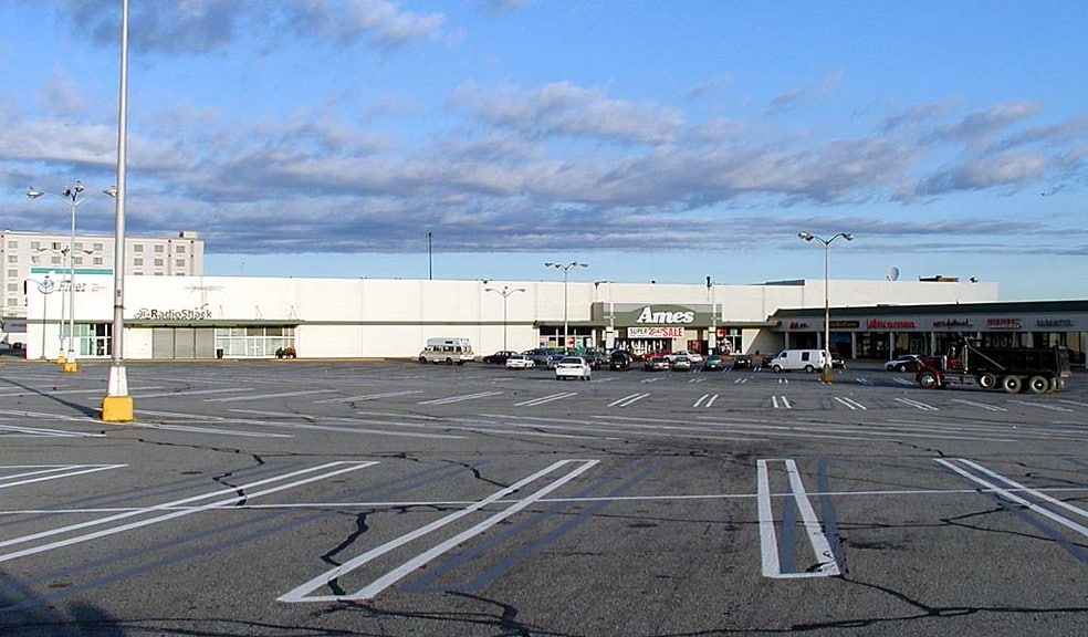 More Photos Of 339 Squire Rd, Revere General Retail For Lease