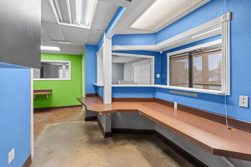 More Photos Of 5620 Rowlett Rd, Rowlett General Retail For Sale