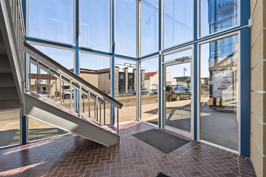 More Photos Of 146 Lake St N, Forest Lake Medical For Lease