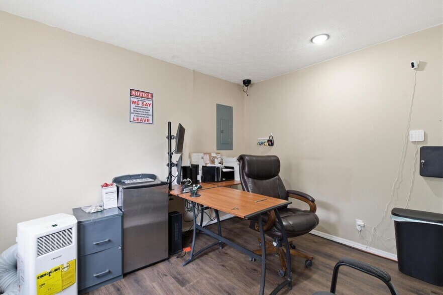 More Photos Of 1631 Jackson Ln, Middletown Multifamily For Sale