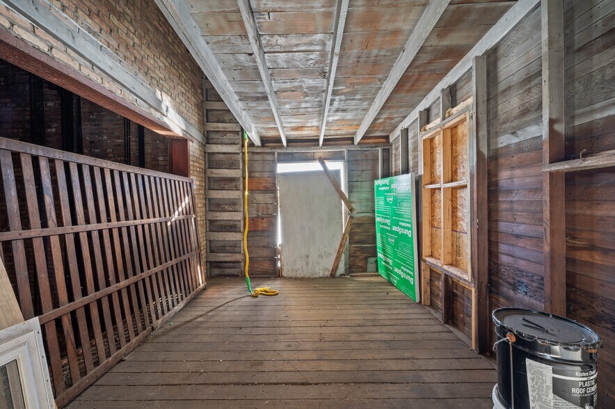 More Photos Of 500 Washington St, Coloma Manufacturing For Lease