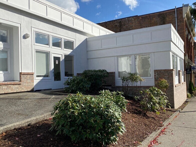 More Photos Of 720 Market St, Kirkland Office For Lease