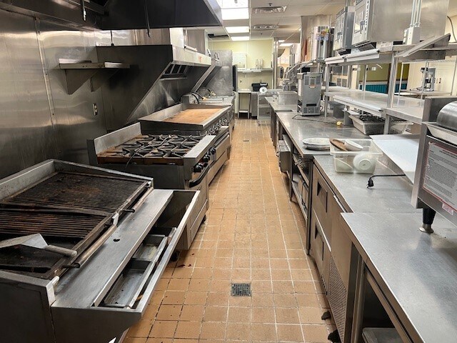 More Photos Of 8301 Eagle Lake Dr, Evansville Restaurant For Lease