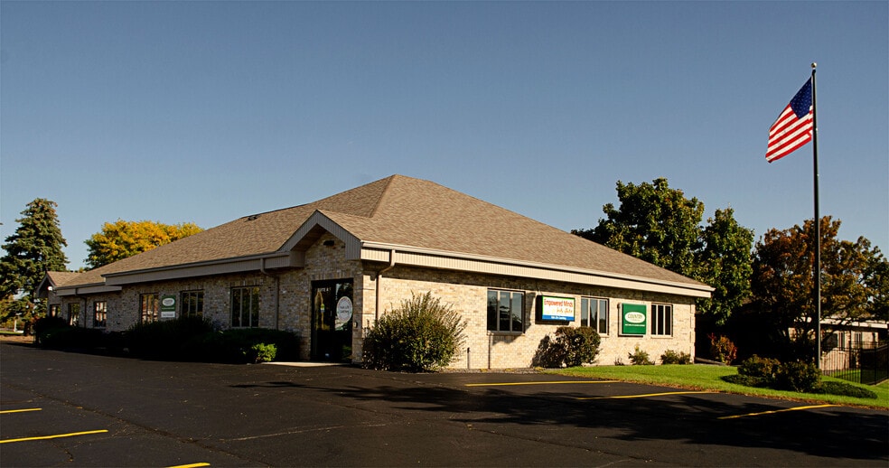 More Photos Of 5793 W Grande Market Dr, Appleton Unknown For Lease