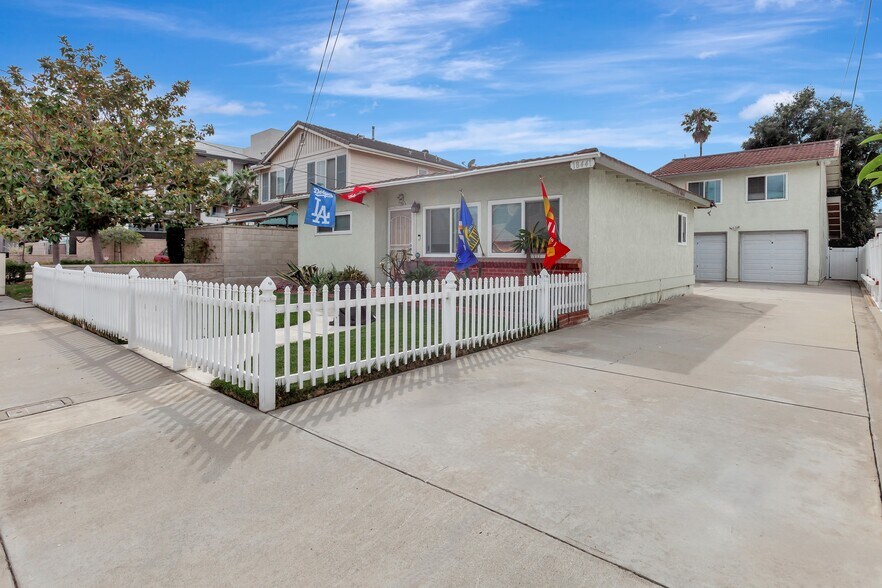 More Photos Of 18443 Patterson Ln, Huntington Beach Apartments For Sale