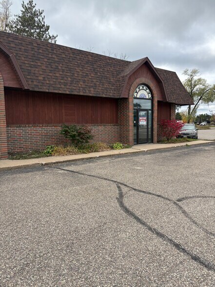 Primary Photo Of 2545 Plover Rd, Plover General Retail For Lease