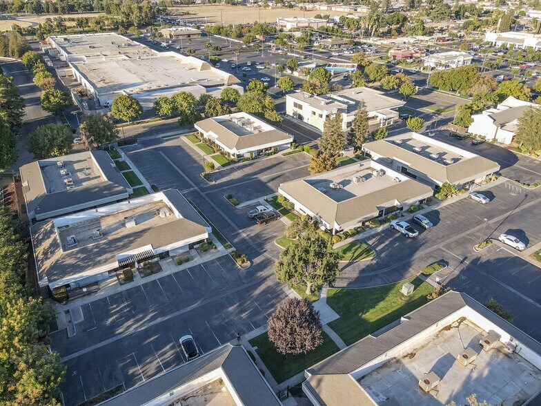 More Photos Of 138 Regis St, Turlock Office For Lease