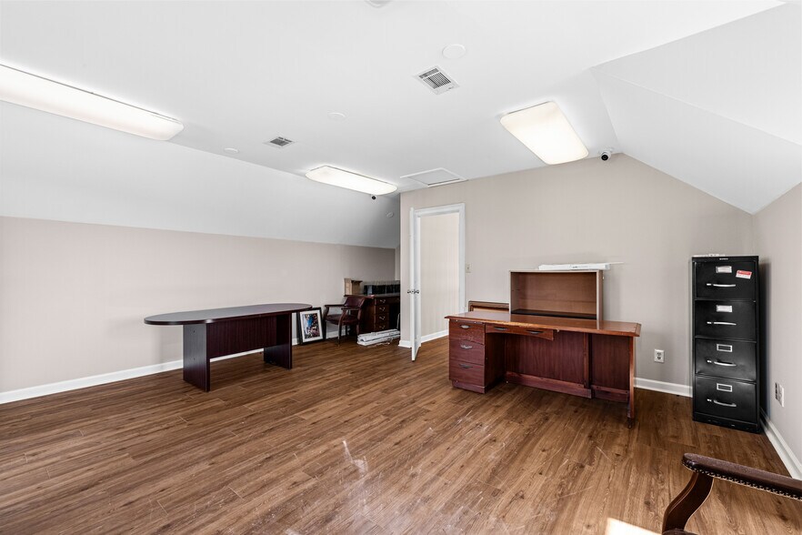 More Photos Of 2615 Sandy Plains Rd, Marietta Medical For Sale