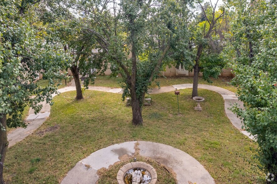 More Photos Of 901 NW 25th St, Oklahoma City Healthcare For Sale