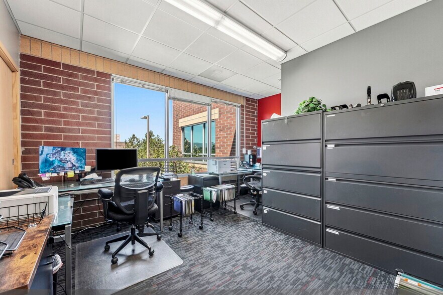 More Photos Of 861 Southpark Dr, Littleton Flex For Lease