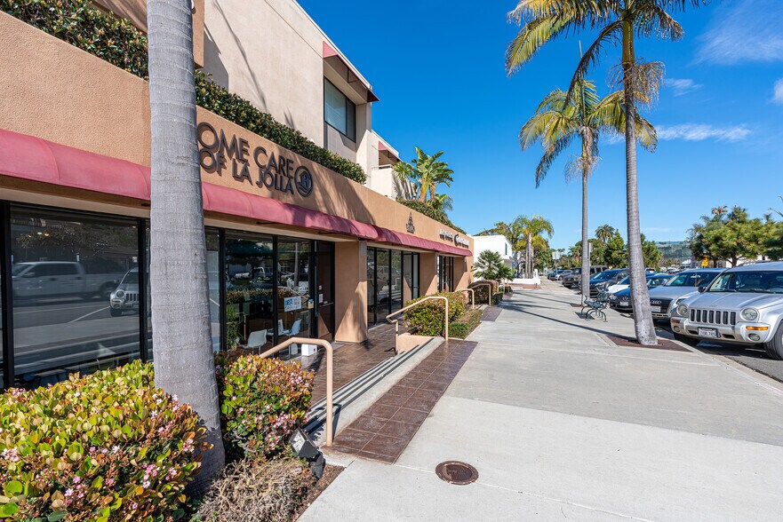 More Photos Of 5724-5726 La Jolla Blvd, La Jolla Apartments For Lease