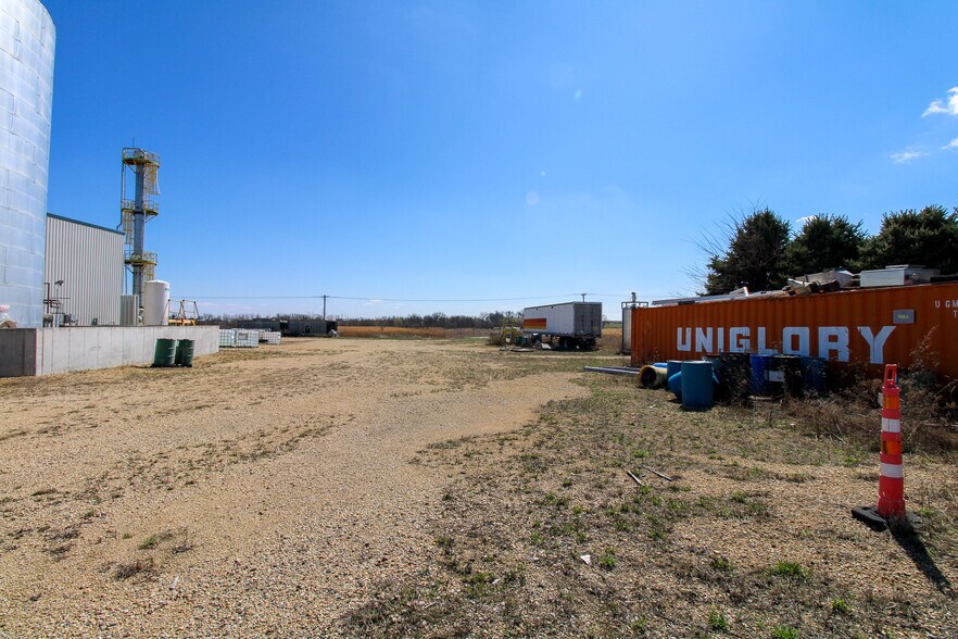 More Photos Of 5640 44th Ave S, Clinton Industrial For Sale