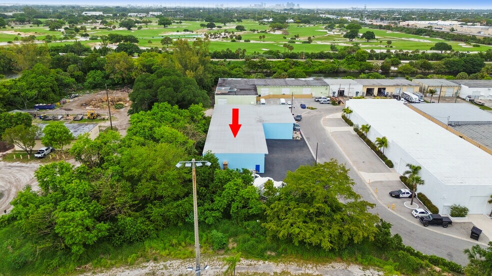 More Photos Of 2605 Kelly Ln, Lake Worth Light Distribution For Lease